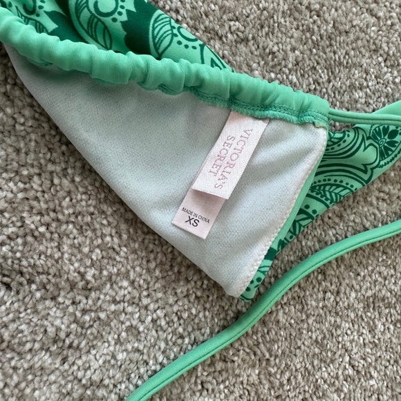 NWOT Victoria's Secret Green Boho Floral string Bikini, sz XS - Picture 4 of 4
